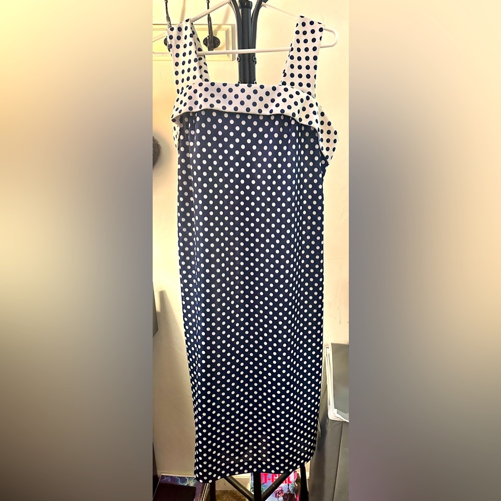 Woman dress size XL - 39” long, 16”- 19” waist